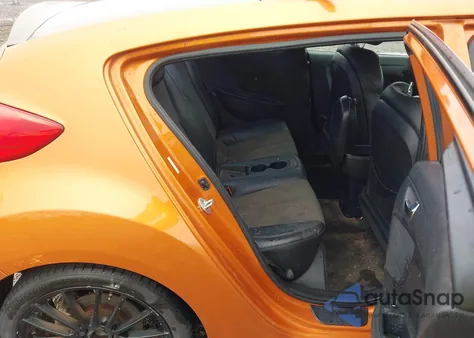 2016 Hyundai Veloster z USA, uszkodzony, nr VIN KMHTC6AD1GU260611